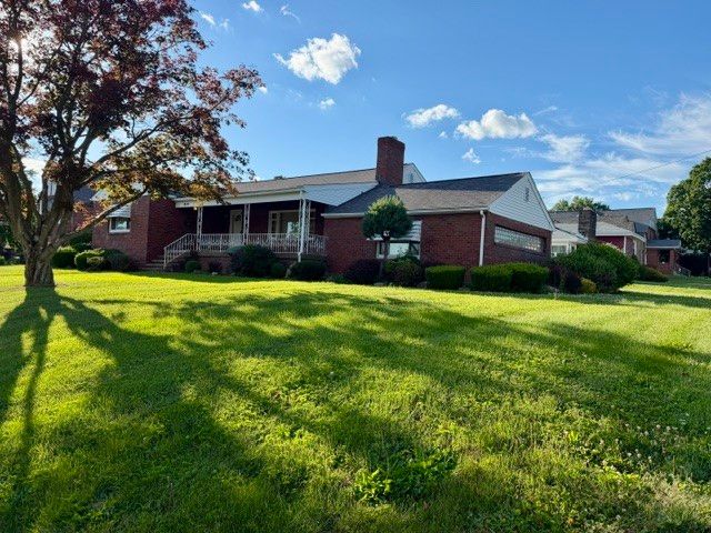319 Sumner Ave, New Castle, PA 16105