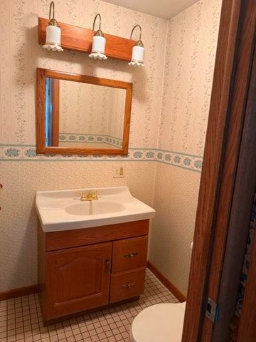 319 Sumner Ave, New Castle, PA 16105