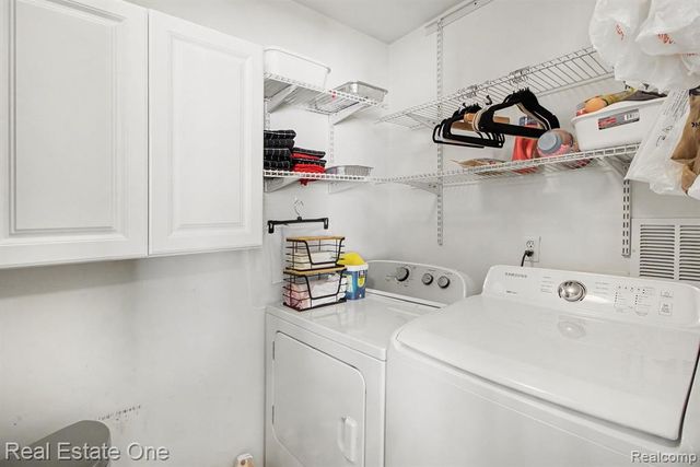 2858 Cottonwood Drive C, Waterford, MI 48328