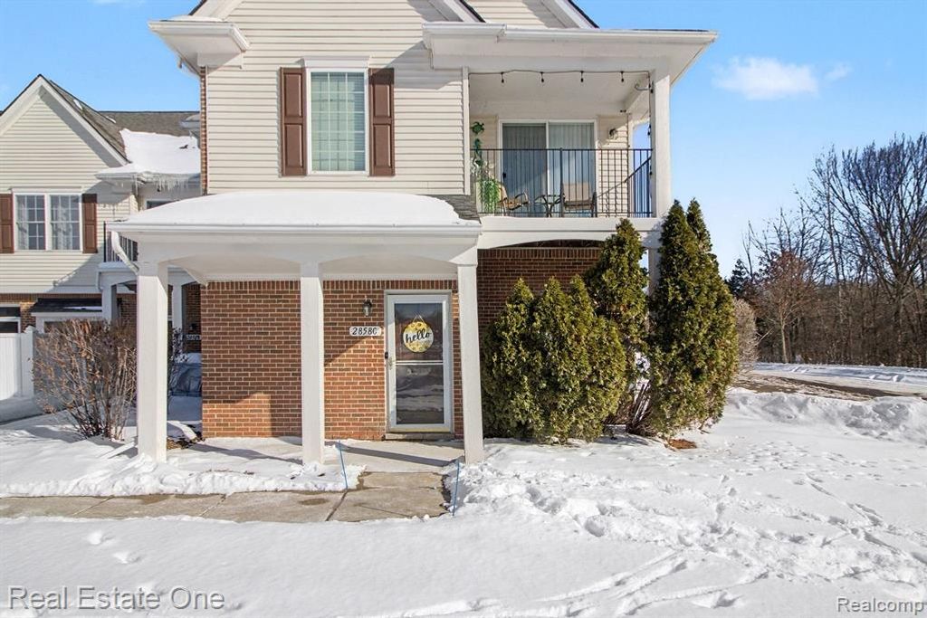 2858 Cottonwood Drive C, Waterford, MI 48328
