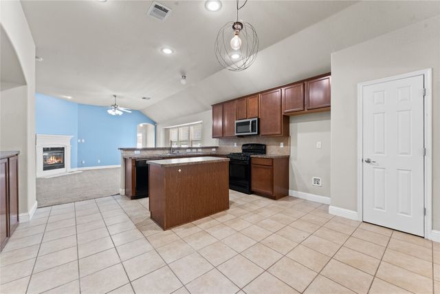 1218 Chattahoochee Drive, Savannah, TX 76227