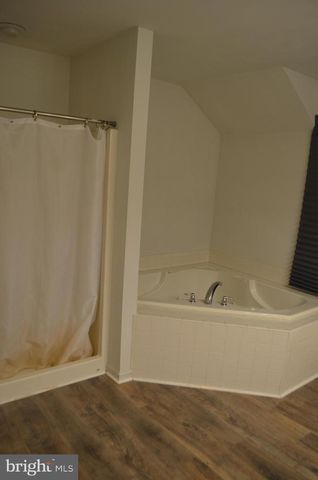 12113 FALLEN TIMBERS CIR, Hagerstown, MD 21740