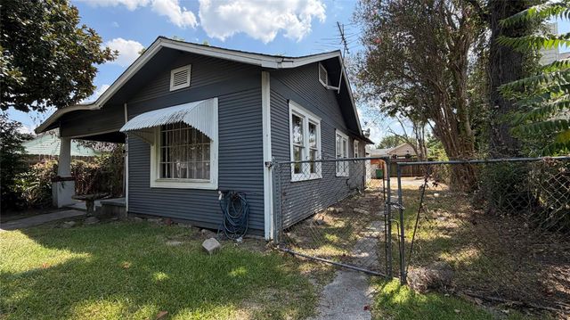 4017 Baden Street, Houston, TX 77009