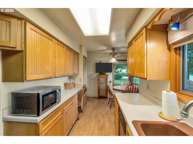 2644 Se 157TH Ave, Portland, OR 97236