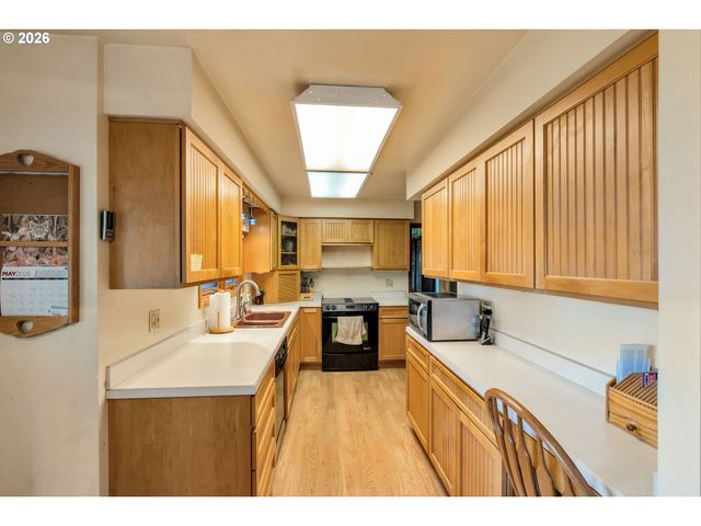2644 Se 157TH Ave, Portland, OR 97236