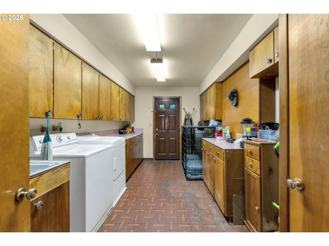 2644 Se 157TH Ave, Portland, OR 97236