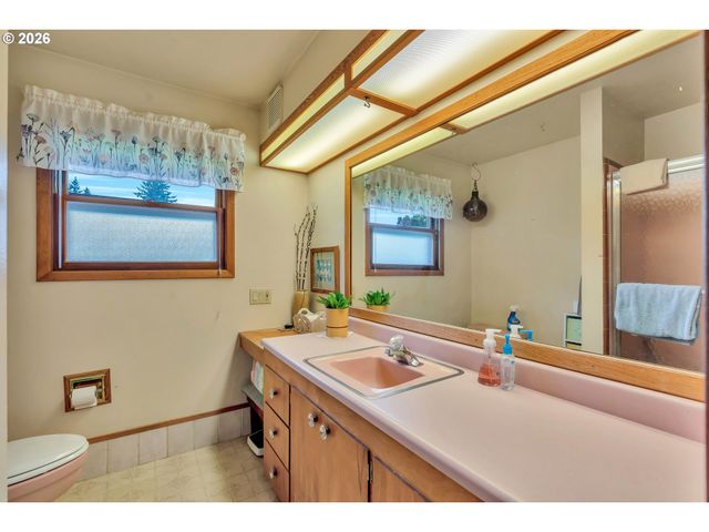 2644 Se 157TH Ave, Portland, OR 97236