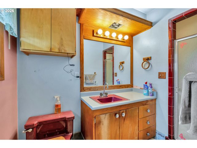 2644 Se 157TH Ave, Portland, OR 97236