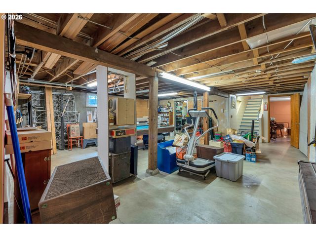 2644 Se 157TH Ave, Portland, OR 97236