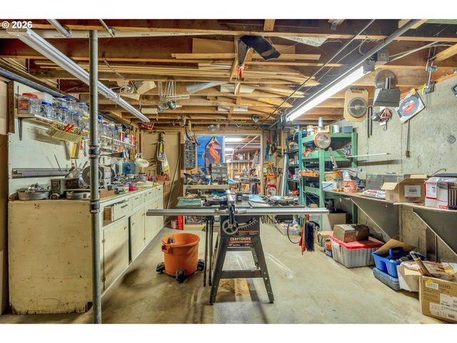 2644 Se 157TH Ave, Portland, OR 97236