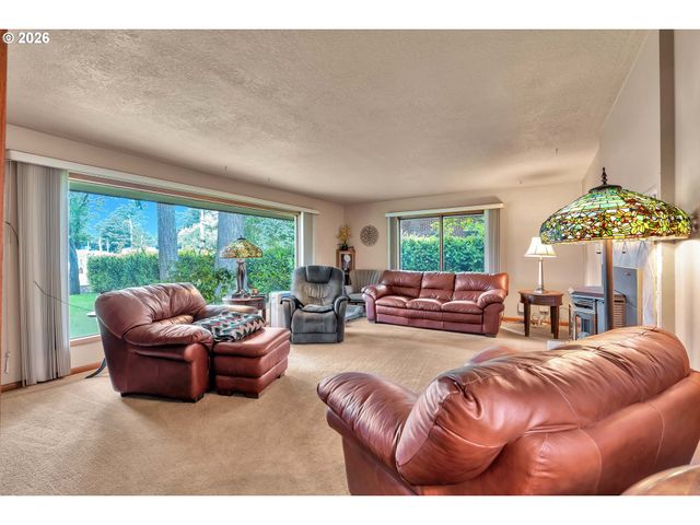 2644 Se 157TH Ave, Portland, OR 97236