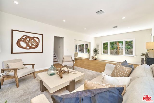 916 S Victoria Avenue, Los Angeles, CA 90019