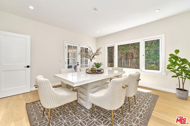 916 S Victoria Avenue, Los Angeles, CA 90019