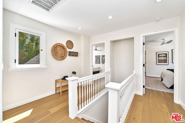 916 S Victoria Avenue, Los Angeles, CA 90019