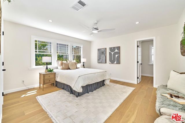 916 S Victoria Avenue, Los Angeles, CA 90019