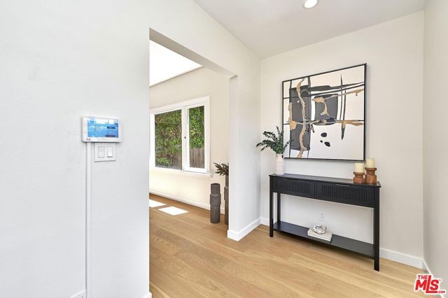 916 S Victoria Avenue, Los Angeles, CA 90019