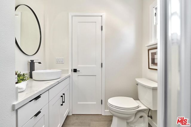 916 S Victoria Avenue, Los Angeles, CA 90019