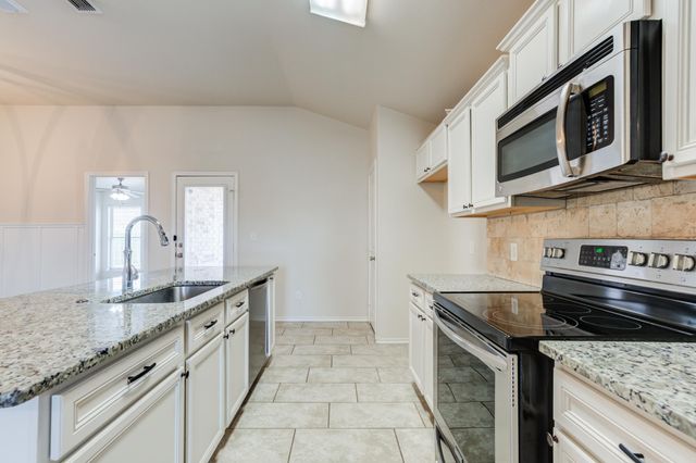 7012 34th Place, Lubbock, TX 79407