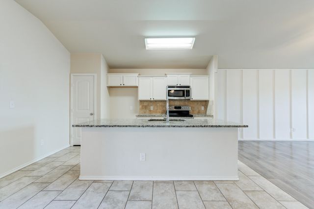 7012 34th Place, Lubbock, TX 79407