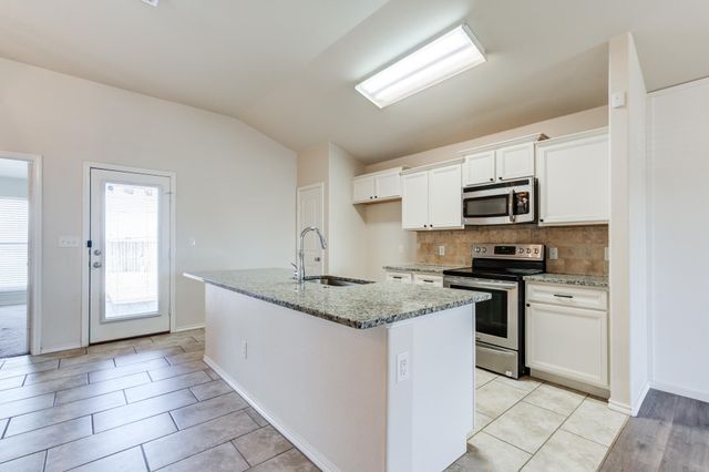 7012 34th Place, Lubbock, TX 79407