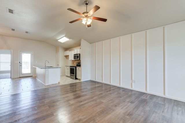 7012 34th Place, Lubbock, TX 79407