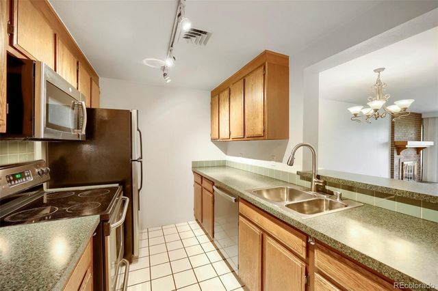 800 N Pearl Street 407, Denver, CO 80203