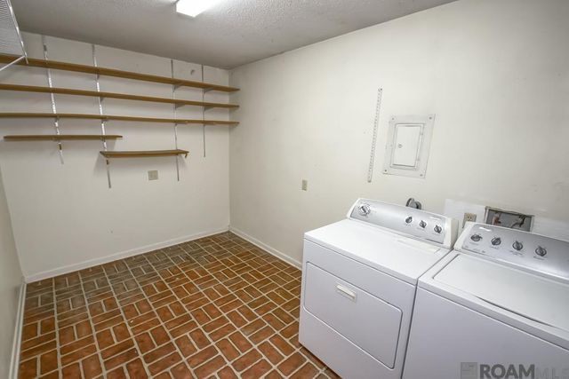 9338 Prince Charles St, Denham Springs, LA 70726