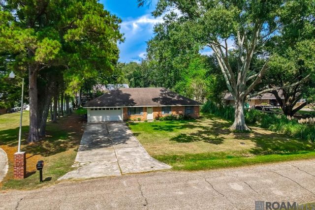 9338 Prince Charles St, Denham Springs, LA 70726
