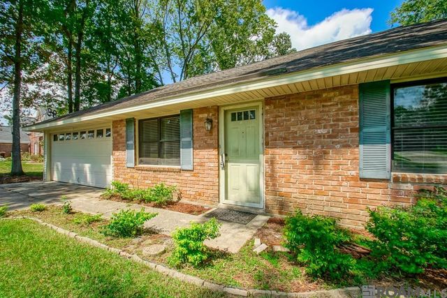 9338 Prince Charles St, Denham Springs, LA 70726