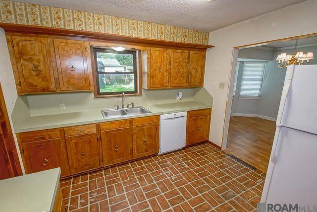9338 Prince Charles St, Denham Springs, LA 70726