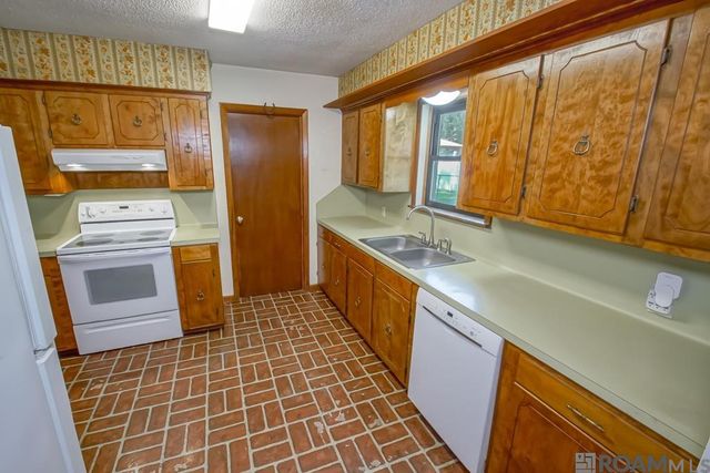 9338 Prince Charles St, Denham Springs, LA 70726