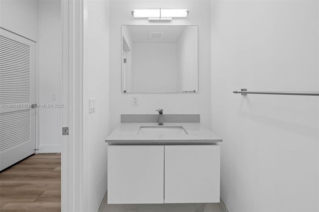 101 Diplomat Pkwy 0901, Hallandale Beach, FL 33009