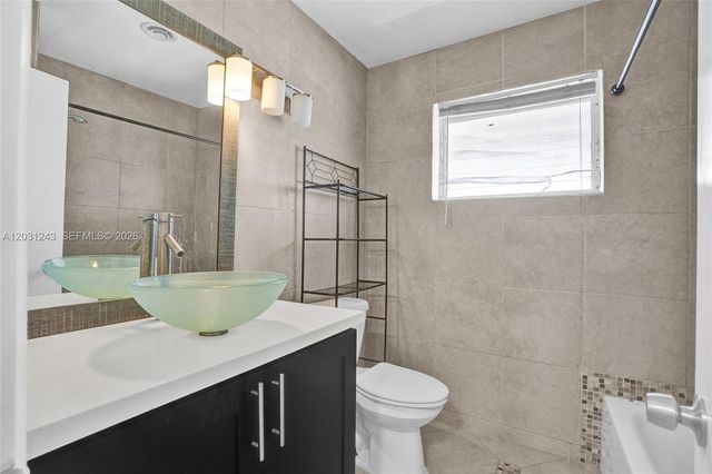 1400 NE 191st Street 343, Miami, FL 33179
