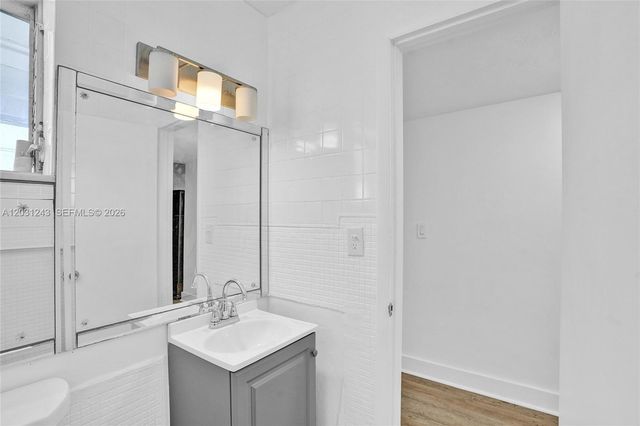 1400 NE 191st Street 343, Miami, FL 33179