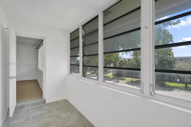 1400 NE 191st Street 343, Miami, FL 33179