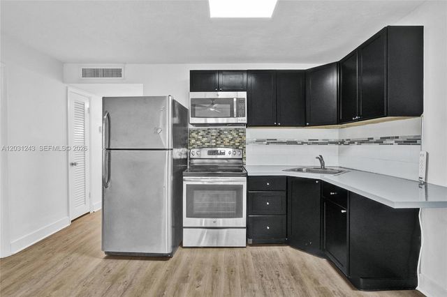 1400 NE 191st Street 343, Miami, FL 33179