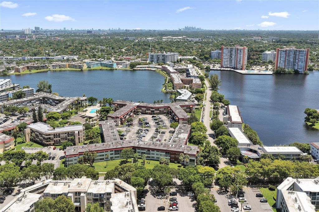 1400 NE 191st Street 343, Miami, FL 33179