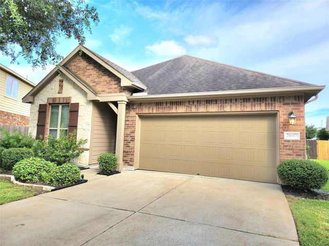 20607 Summer Retreat Lane, Cypress, TX 77433
