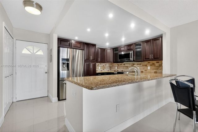 3550 NE 169th St 407, North Miami Beach, FL 33160