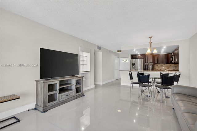 3550 NE 169th St 407, North Miami Beach, FL 33160