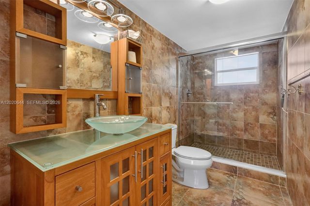 3550 NE 169th St 407, North Miami Beach, FL 33160