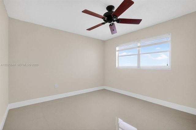 3550 NE 169th St 407, North Miami Beach, FL 33160