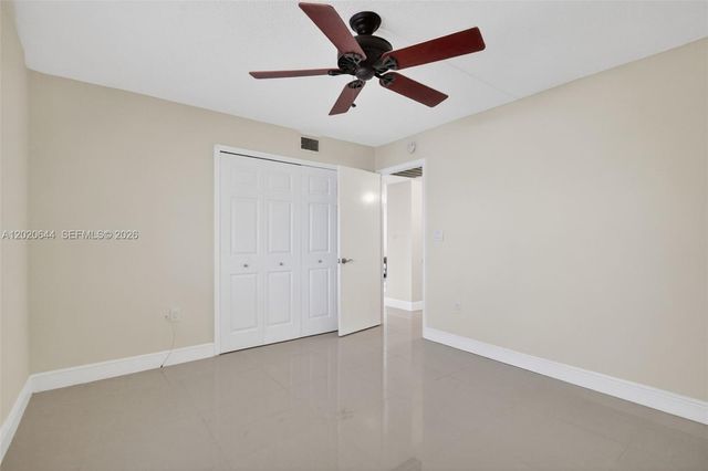 3550 NE 169th St 407, North Miami Beach, FL 33160