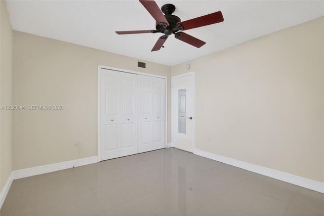3550 NE 169th St 407, North Miami Beach, FL 33160