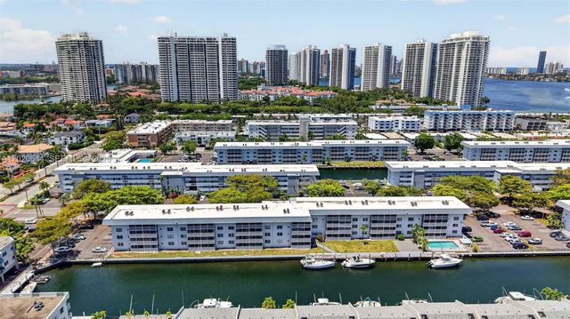 3550 NE 169th St 407, North Miami Beach, FL 33160