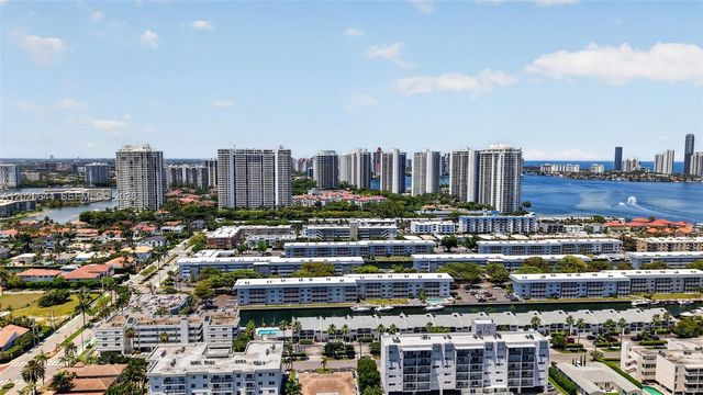 3550 NE 169th St 407, North Miami Beach, FL 33160
