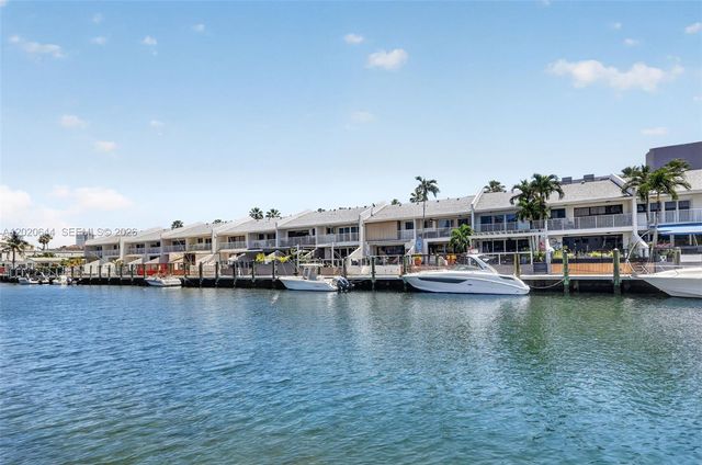 3550 NE 169th St 407, North Miami Beach, FL 33160