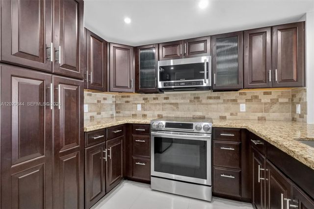 3550 NE 169th St 407, North Miami Beach, FL 33160