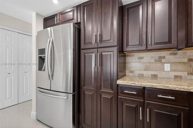 3550 NE 169th St 407, North Miami Beach, FL 33160