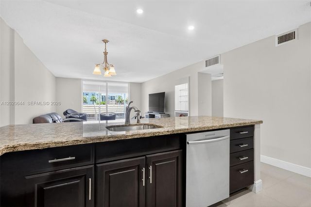 3550 NE 169th St 407, North Miami Beach, FL 33160